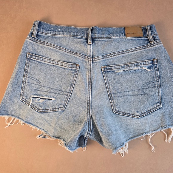 American Eagle Strigid High Rise Distressed Denim Shorts Light Wash Blue Size 6 - Picture 13 of 16